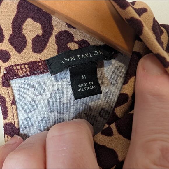 Ann Taylor Leopard Print Sleeveless High Neck Blouse Medium - Picture 2 of 7